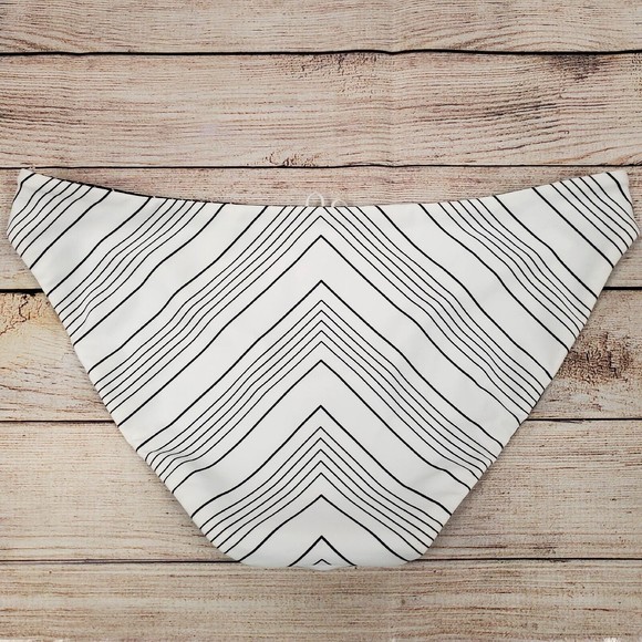 Athleta Chevron Reversible Bikini Bottom Black/White Women's Size Large - Picture 5 of 6